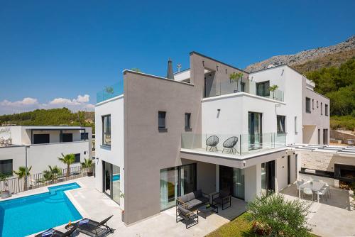 Luksuzna Villa 9